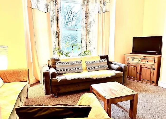 Relaxing Park View Apartment